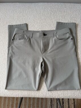 Public Rec Workday Pant Men’s 36/34 Gray
Like New